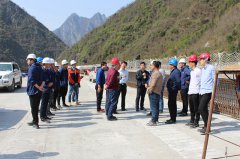陕西高速集团对安岚高速公路全线建设情况进行检查