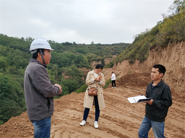 喜讯|陕西绿馨王蕊荣获陕西合铜吴华高速公路建设“2018年度先进工作者”(图2)