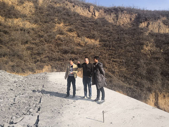 新建银川至西安铁路（陕西段）工程进行环水保现场检查(图1)