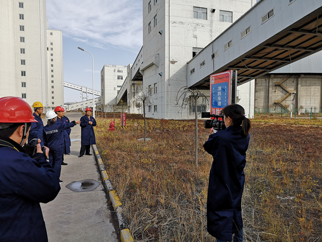 靖边能化园区煤油气资源综合利用一期启动项目填平补齐工程接受靖边县广播电视台采访(图2)