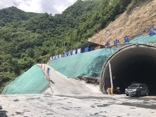 平镇高速公路项目开展环水保考核工作(图1)