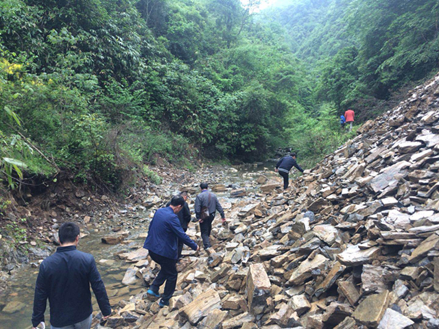 省级高速公路古镇线西乡至镇巴公路工程进行新变更渣场现场查勘(图1)