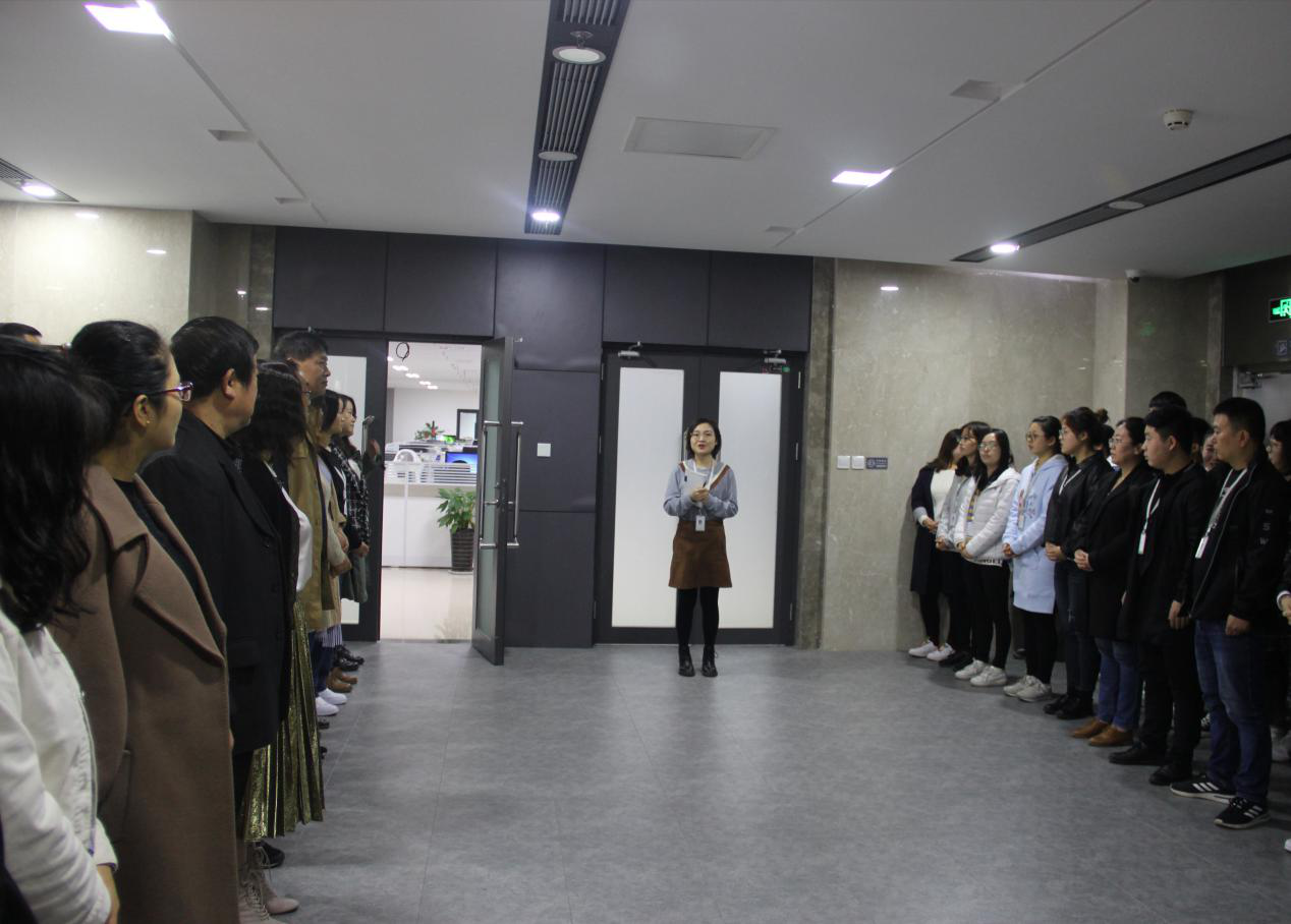 陕西绿馨与陕西科荣召开联合工作会议暨员工见面会(图1) 陕西绿馨与陕西科荣召开联合工作会议暨员工见面会(图1)